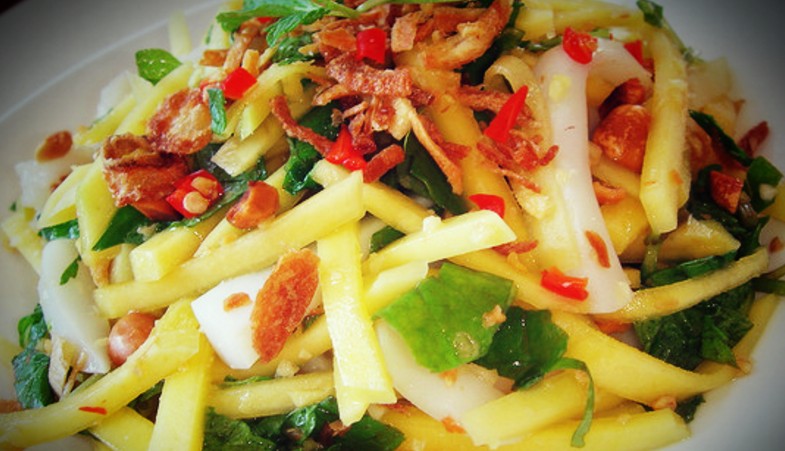 Order R1. Mango Salad with Calamari/ Goi Xoai Muc  food online from Max Saigon store, Chandler on bringmethat.com