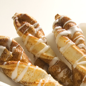 Order Cinnamon Twists food online from Round Table Pizza store, Las Vegas on bringmethat.com