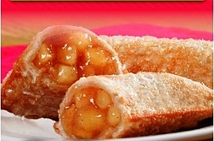 Order Fried Apple Pie food online from Lee's Famous Recipe Chicken store, Muskegon on bringmethat.com