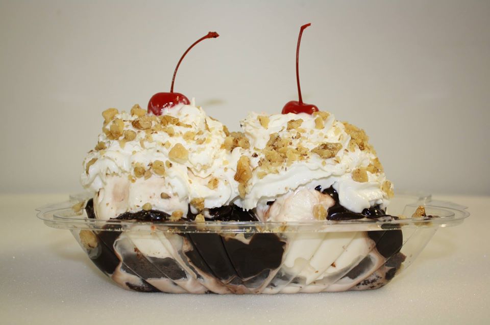 Order Specialty Sundaes food online from Big Licks store, Old Orchard Beach on bringmethat.com