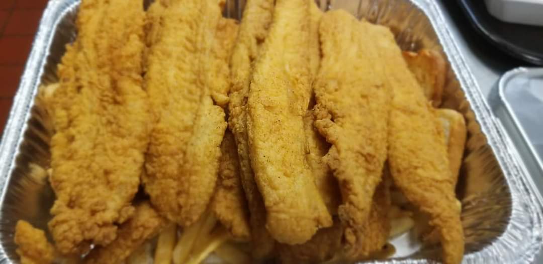 Order Family Fish Box food online from Louisiana Cafe store, Old Town Manassas on bringmethat.com