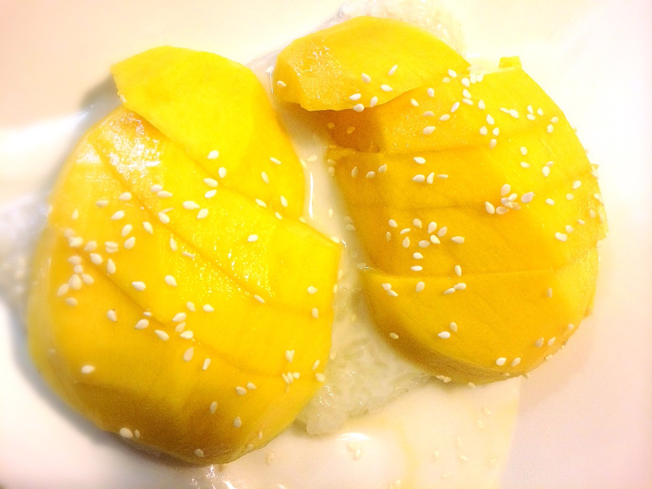 Order DS1. Mango With Sweet Sticky Rice food online from Thai Time Cuisine store, La Habra on bringmethat.com