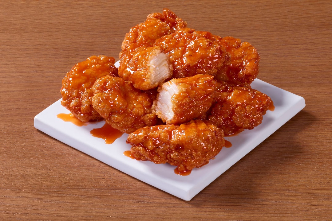 Order 8 Breaded Boneless Wings food online from Pizza Hut store, Anchorage on bringmethat.com