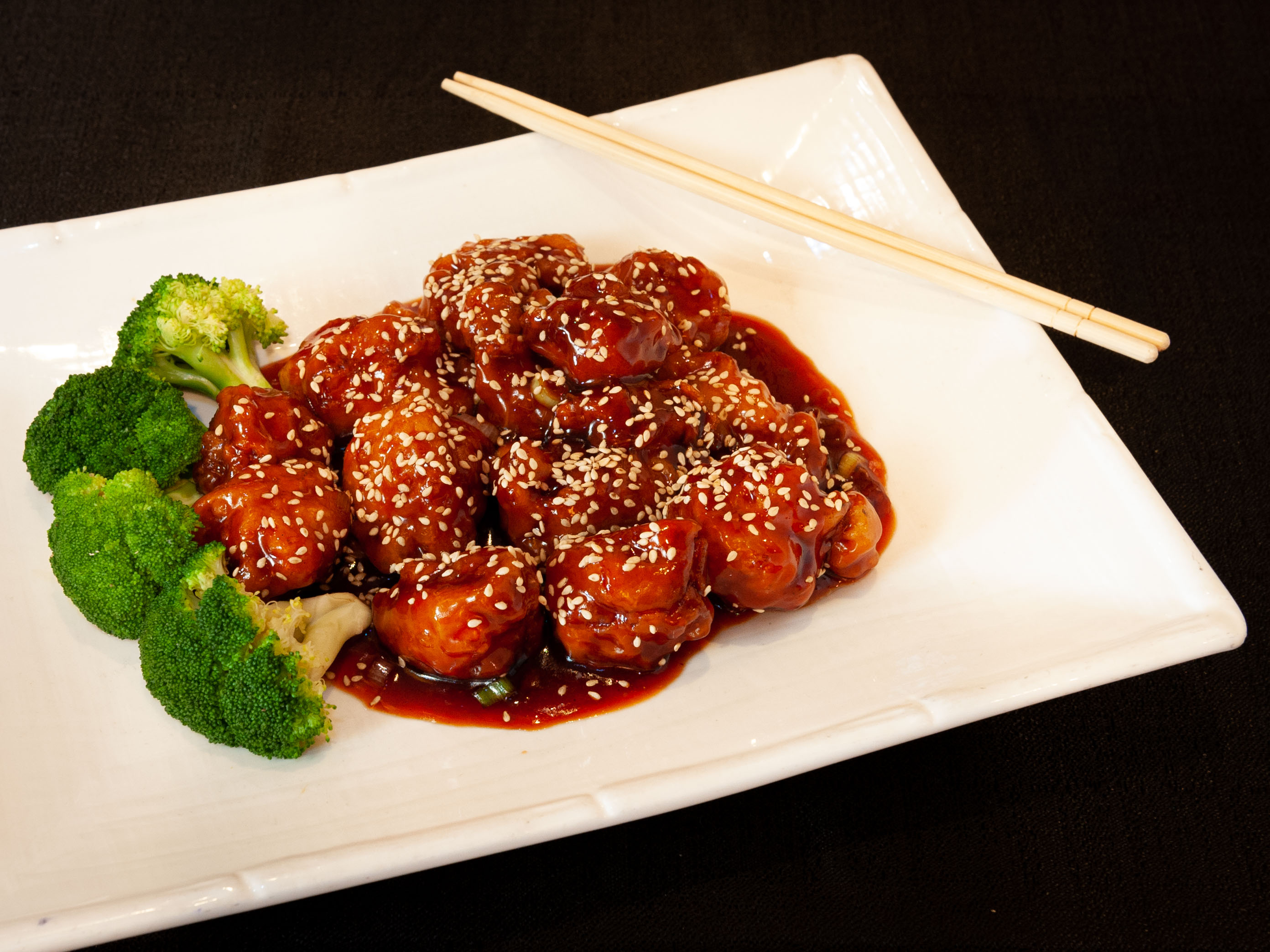 Order S6. Sesame Chicken food online from Cheng's Chinese Restaurant store, Lake Mary on bringmethat.com