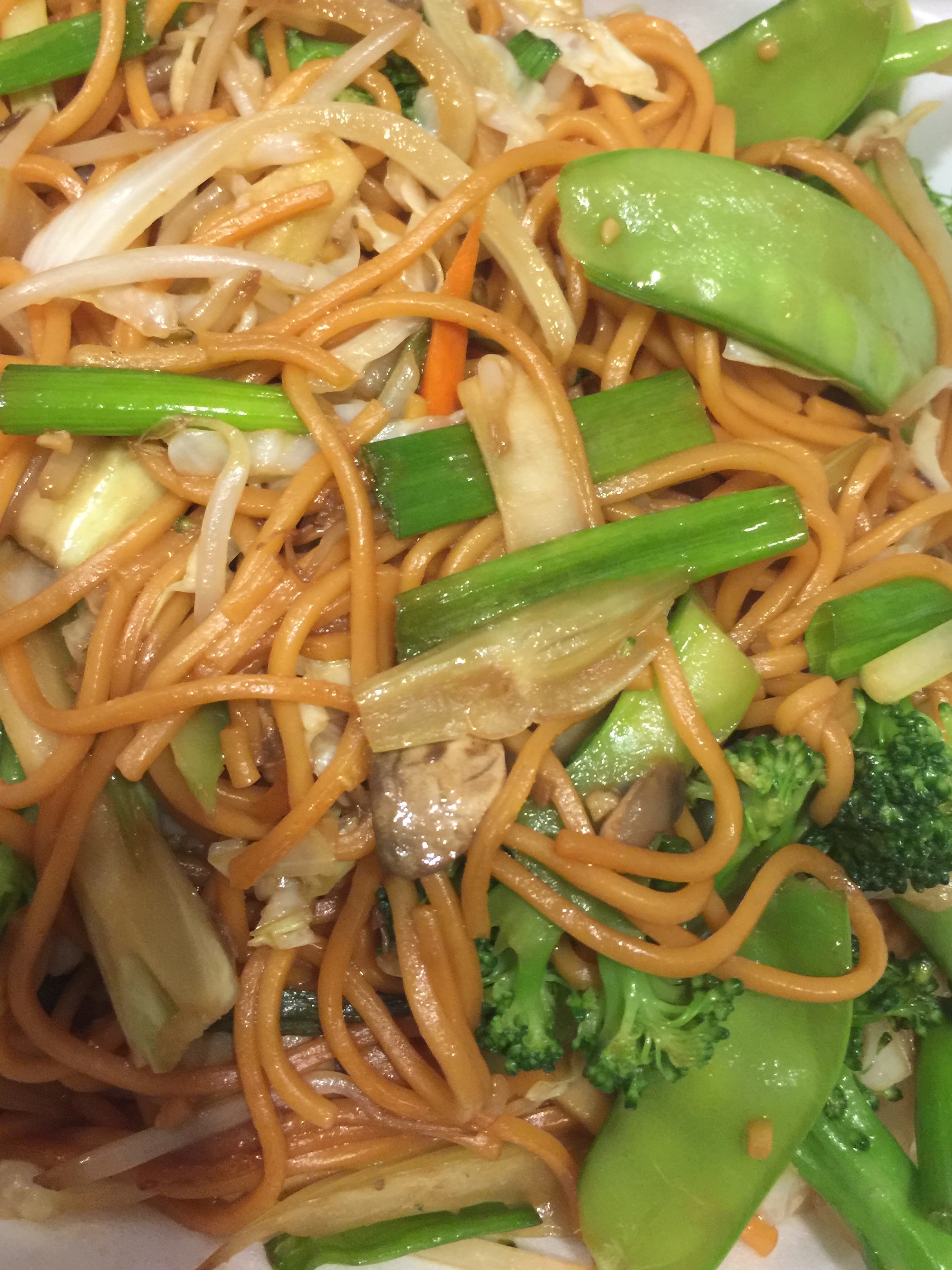 Order Vegetable Lo Mein food online from Wang Chinese Cuisine store, Cathedral City on bringmethat.com