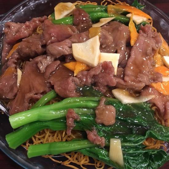 Order Beef Chow Mein w/ Tender Green / 時菜牛肉炒麵 food online from Sam Woo Barbeque store, Alhambra on bringmethat.com