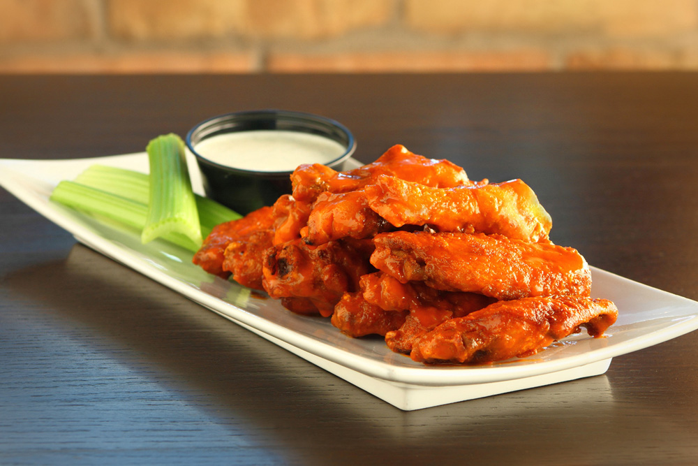 Order Buffalo Wings food online from Georgio Chicago Pizza & Pub store, Crystal Lake on bringmethat.com