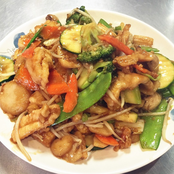 Order 28. Chicken Chop Suey food online from China One store, Moreno Valley on bringmethat.com