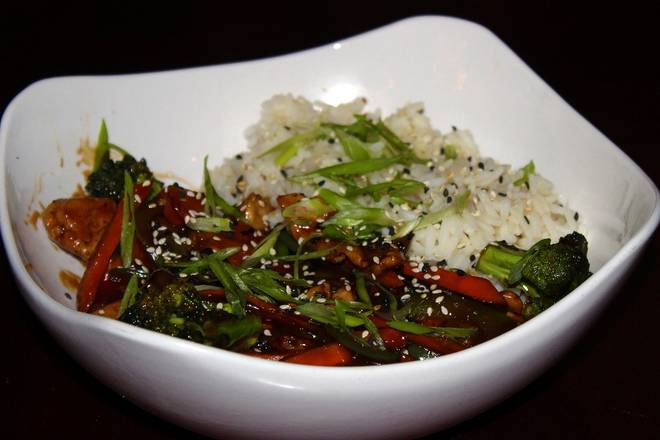 Order Chicken Stir-Fry food online from Three Kings Public House store, University City on bringmethat.com