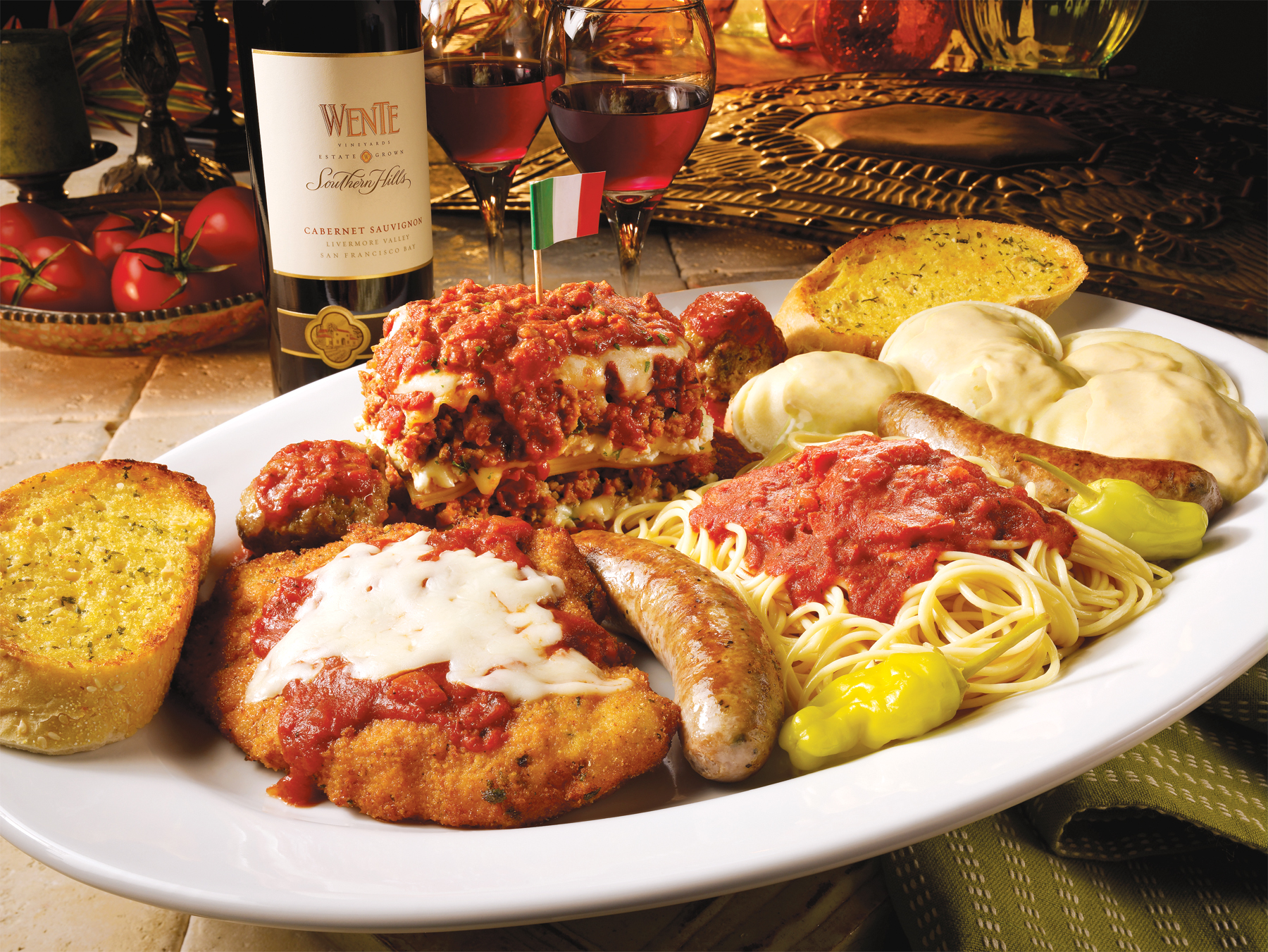 Order Ultimate Feast food online from Spaghetti Warehouse store, Dayton on bringmethat.com