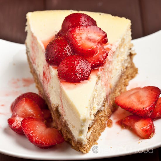 Order Strawberry Cheesecake - Dessert food online from Little Nippers 2 store, Pittsburgh on bringmethat.com