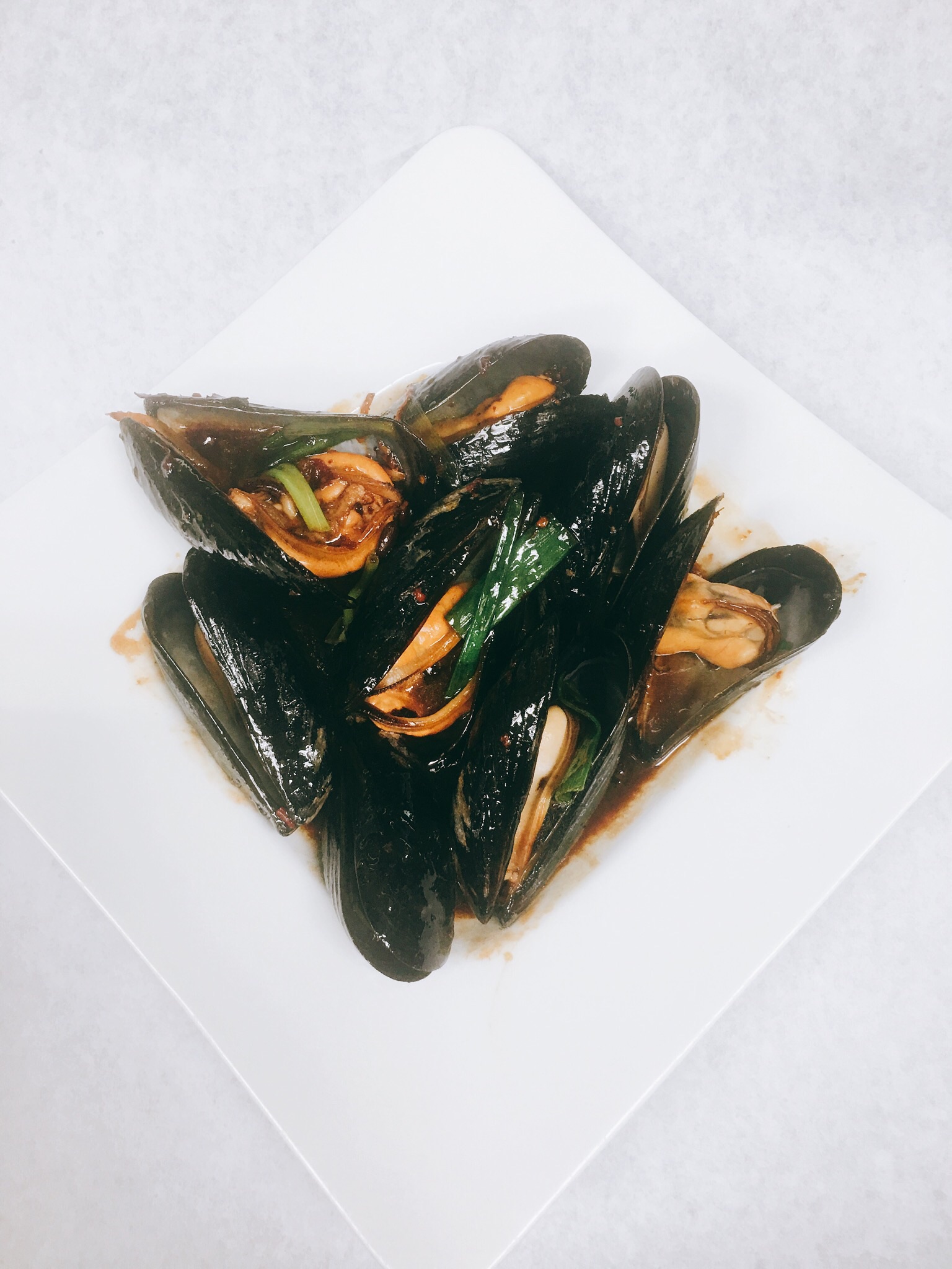 Order Mussels food online from Pearls Chinese Restaurant store, New York on bringmethat.com