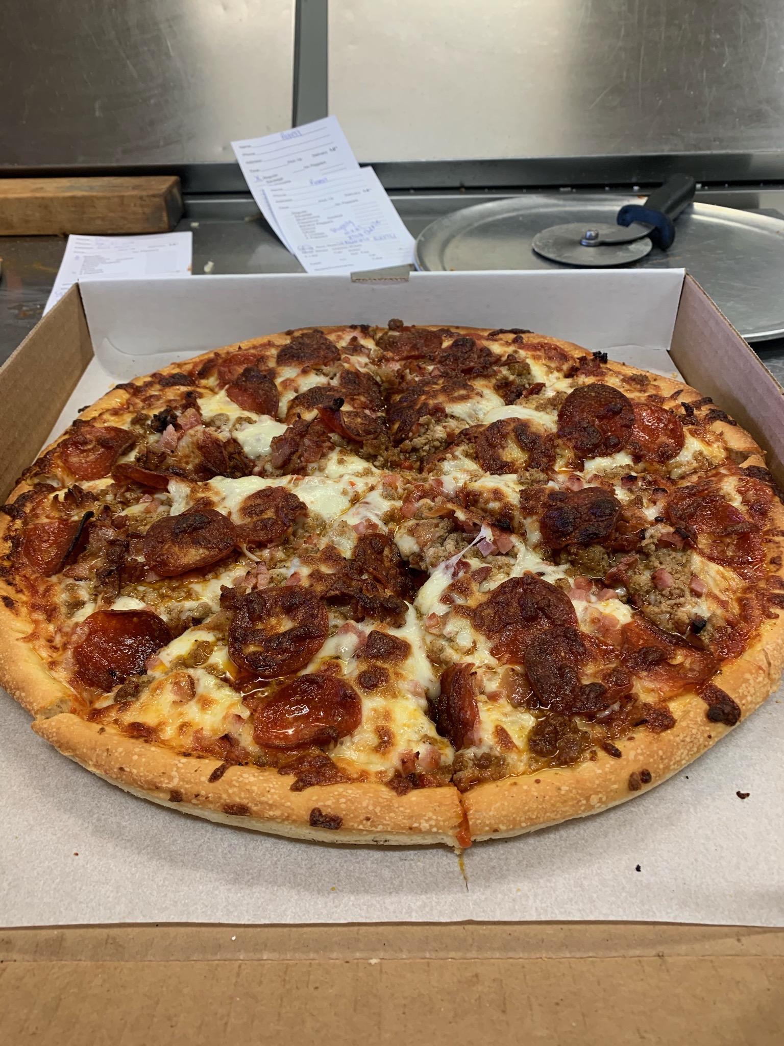 Order Mighty Meat Pizza food online from Cornersburg Pizza-Boardman store, Youngstown on bringmethat.com