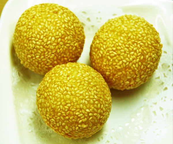 Order 2. Sweet Sesame Balls food online from Dim Sum Palace store, New York on bringmethat.com