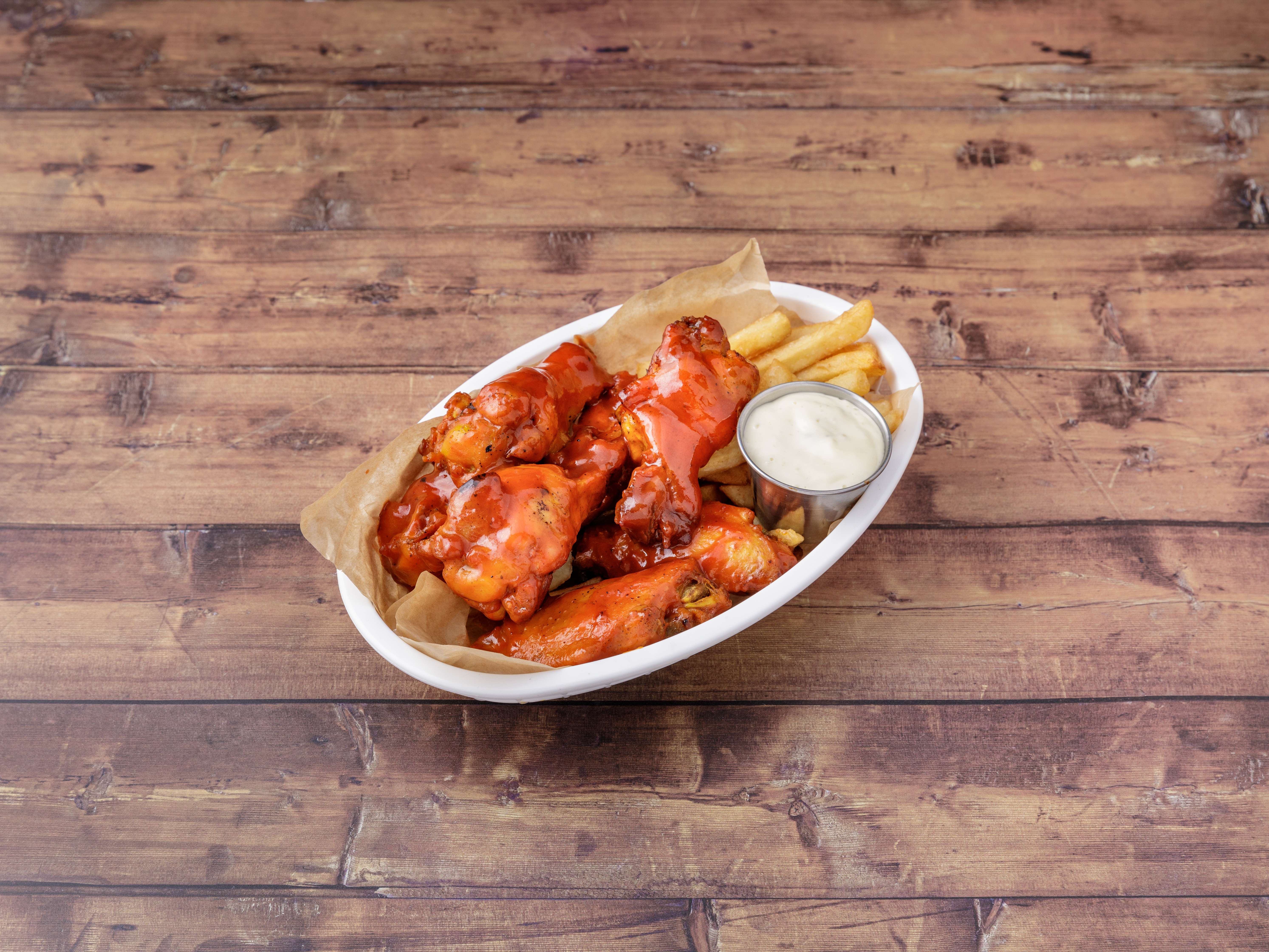 Order Buffalo Wing food online from Riossi Pizza store, New York on bringmethat.com