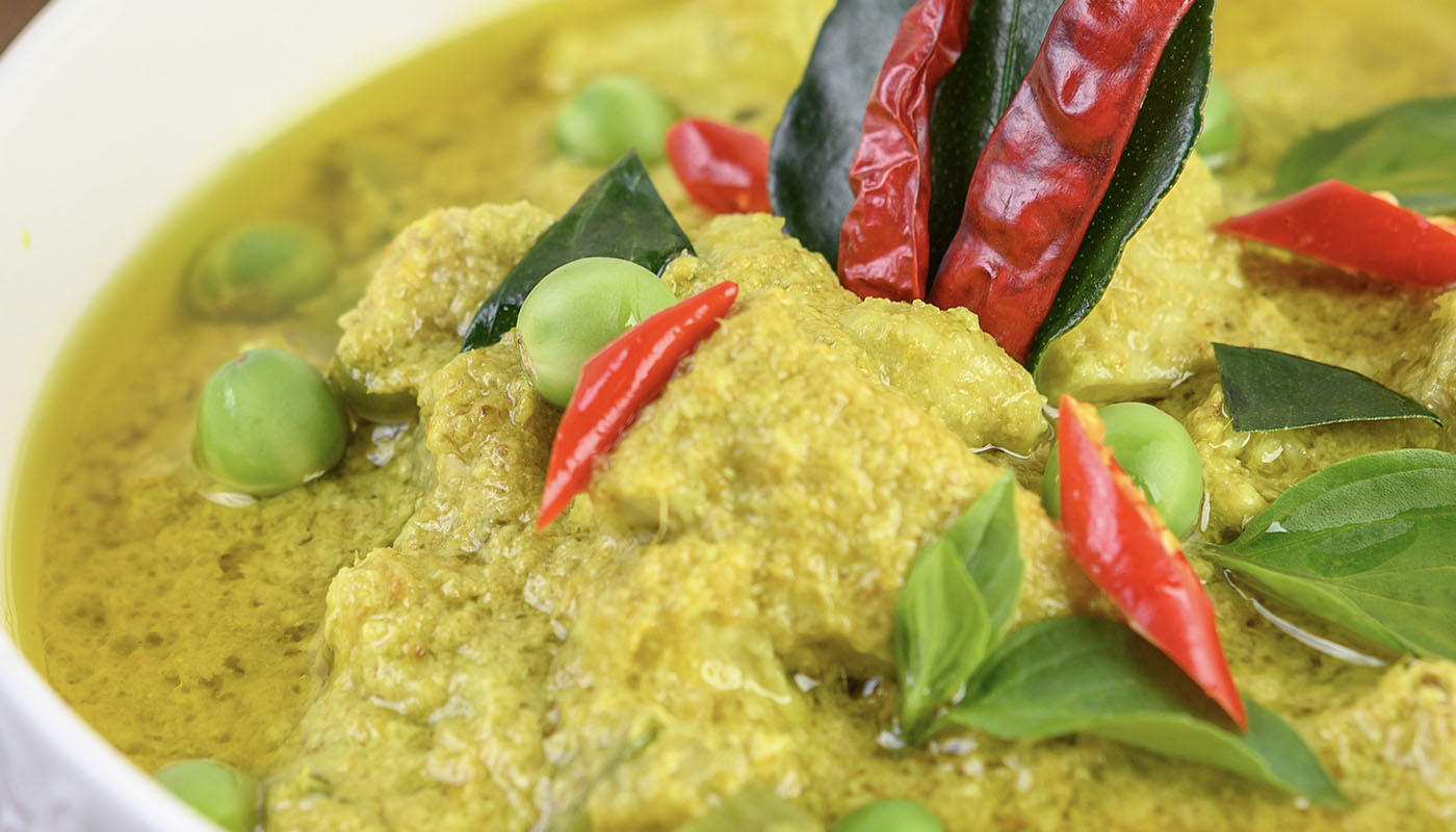 Order Green Curry แกงเขียว food online from Khaokang Thai Kitchen store, Mountain View on bringmethat.com