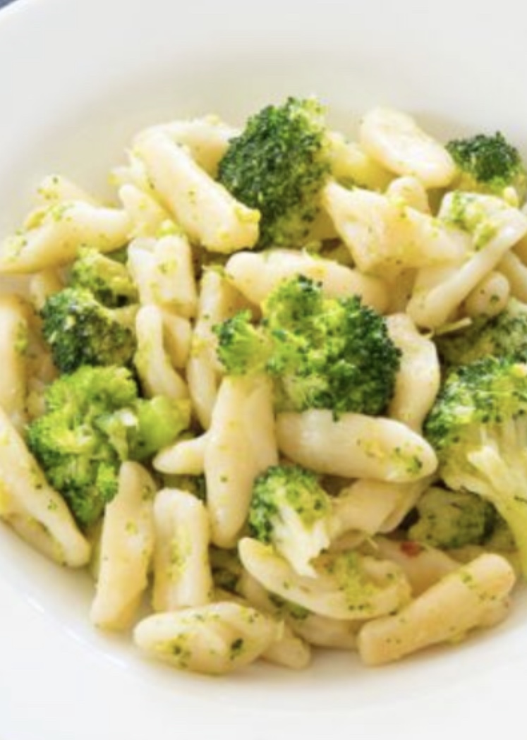 Order Cavatelli and Broccoli food online from Gigi's New York Style Pizza & Restaurant store, Rumson on bringmethat.com