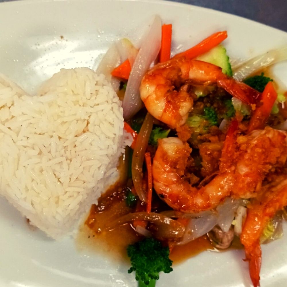 Order L-16. Garlic Shrimp Lunch Special food online from Ploy Thai Cuisine store, The Woodlands on bringmethat.com