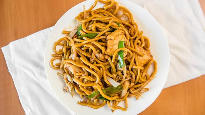 Order Chicken Chow Mein food online from Eastern Winds Chinese Restaurant store, Fremont on bringmethat.com