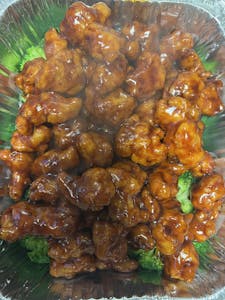Order General Tso's Chicken Tray 左宗几 food online from Moon Wok store, Lenexa on bringmethat.com