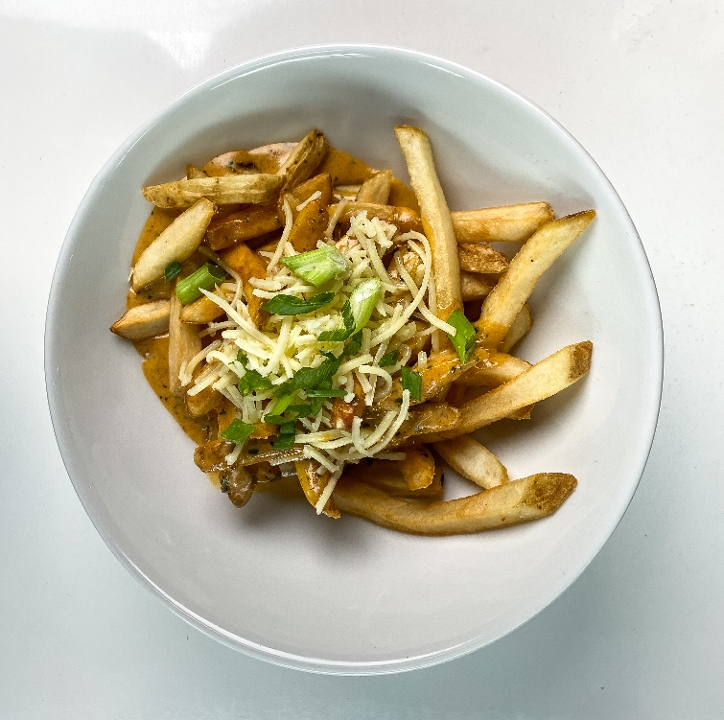 Order Red Curry Fries food online from Venti's Cafe + Taphouse store, Salem on bringmethat.com