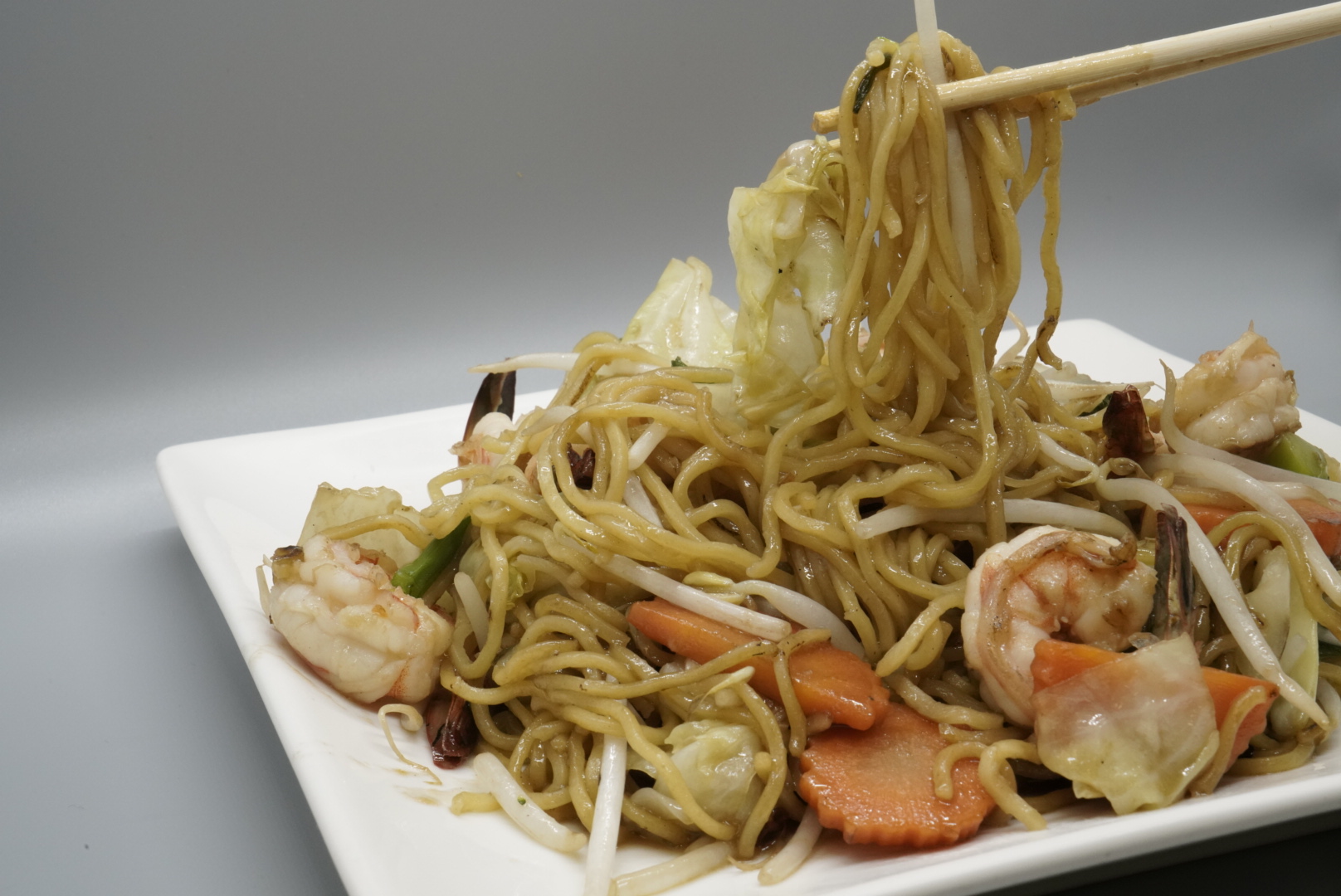 Order 72. Chow Mein food online from Royal Orchid Thai Restaurant store, Riverside on bringmethat.com