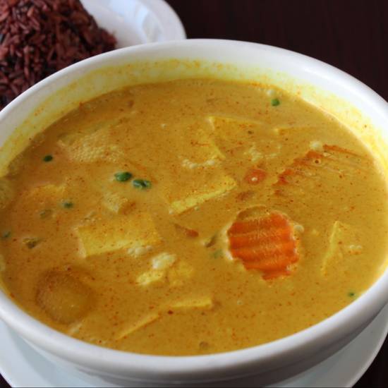 Order Yellow Curry food online from Green Leaves Vegan store, Los Angeles on bringmethat.com
