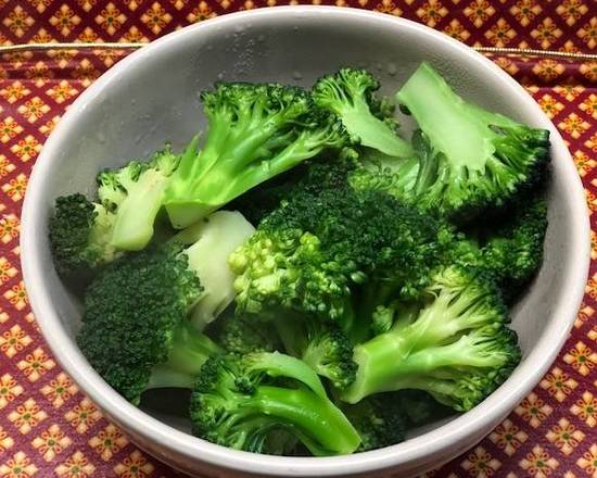 Order Steamed Broccoli food online from Siam Square store, New York on bringmethat.com