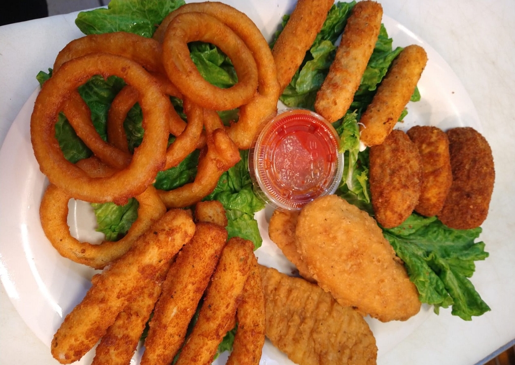 Order Appetizer Sampler food online from Moo Moo Burger Barn store, Tracy on bringmethat.com