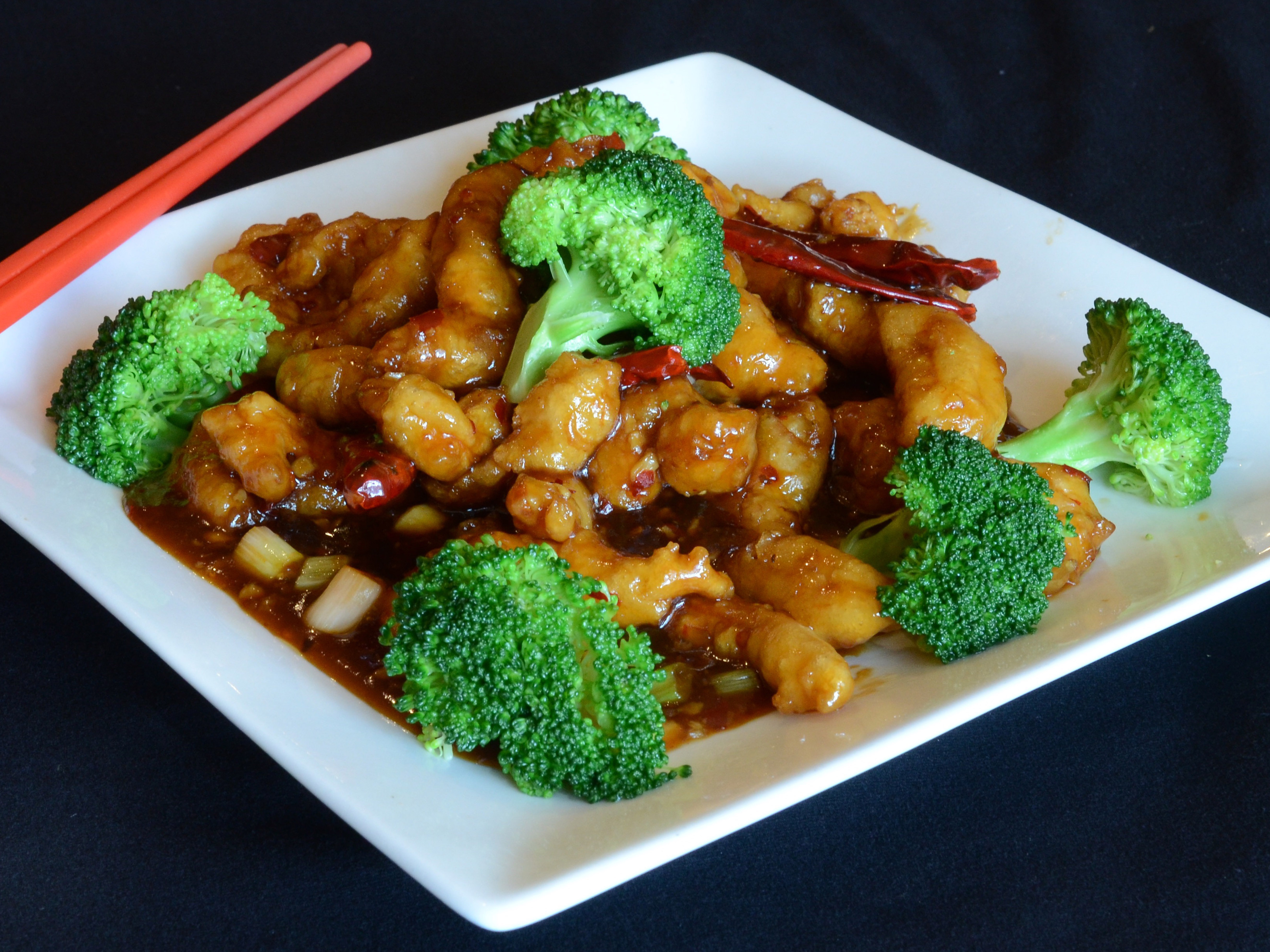 Order General Cho's Chicken Lunch Special food online from Amazing Wok store, San Carlos on bringmethat.com