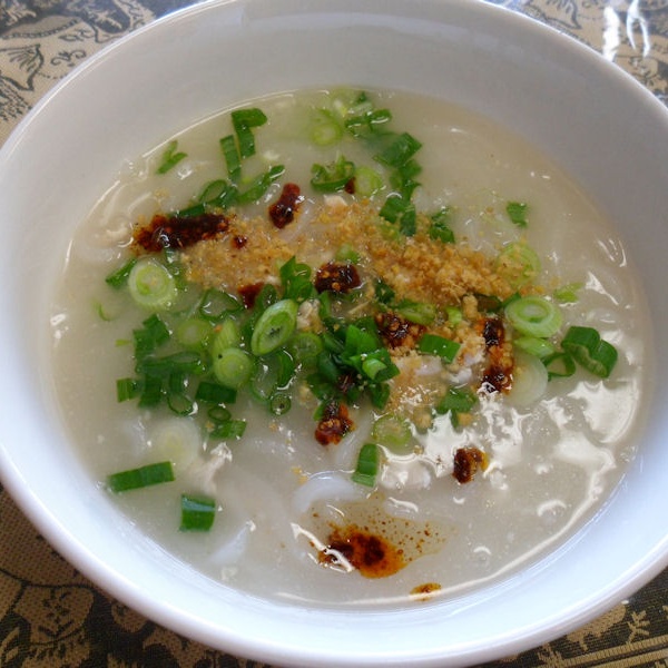 Order 22. Lao Chicken Noodle Soup food online from Finest Thai store, El Cajon on bringmethat.com