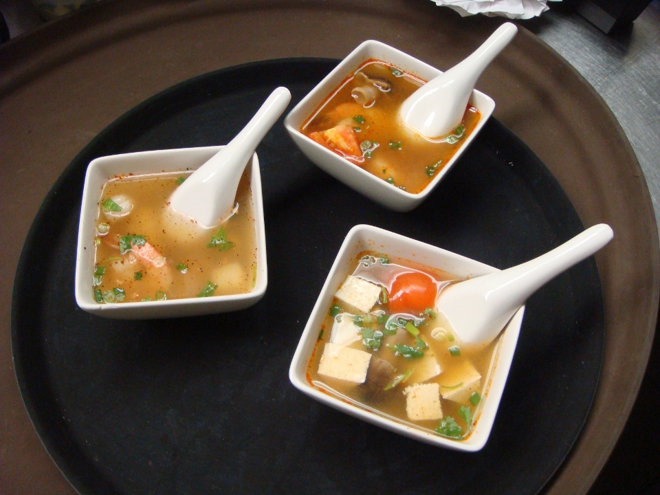 Order S1. Tom Yum Soup (Lemongrass Soup)-MEDIUM -3PD food online from Chaang Thai Restaurant store, Morgantown on bringmethat.com
