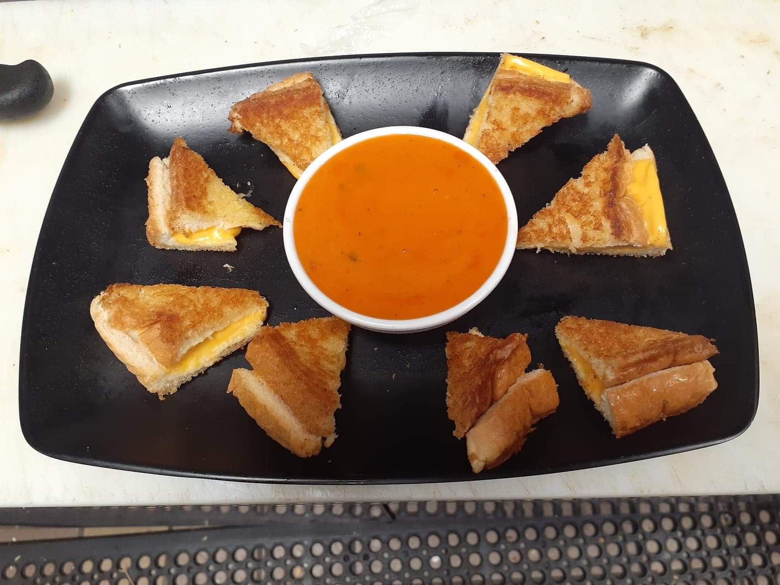 Order Grilled Cheese Bites food online from Lburg Drinks & More store, Lawrenceburg on bringmethat.com