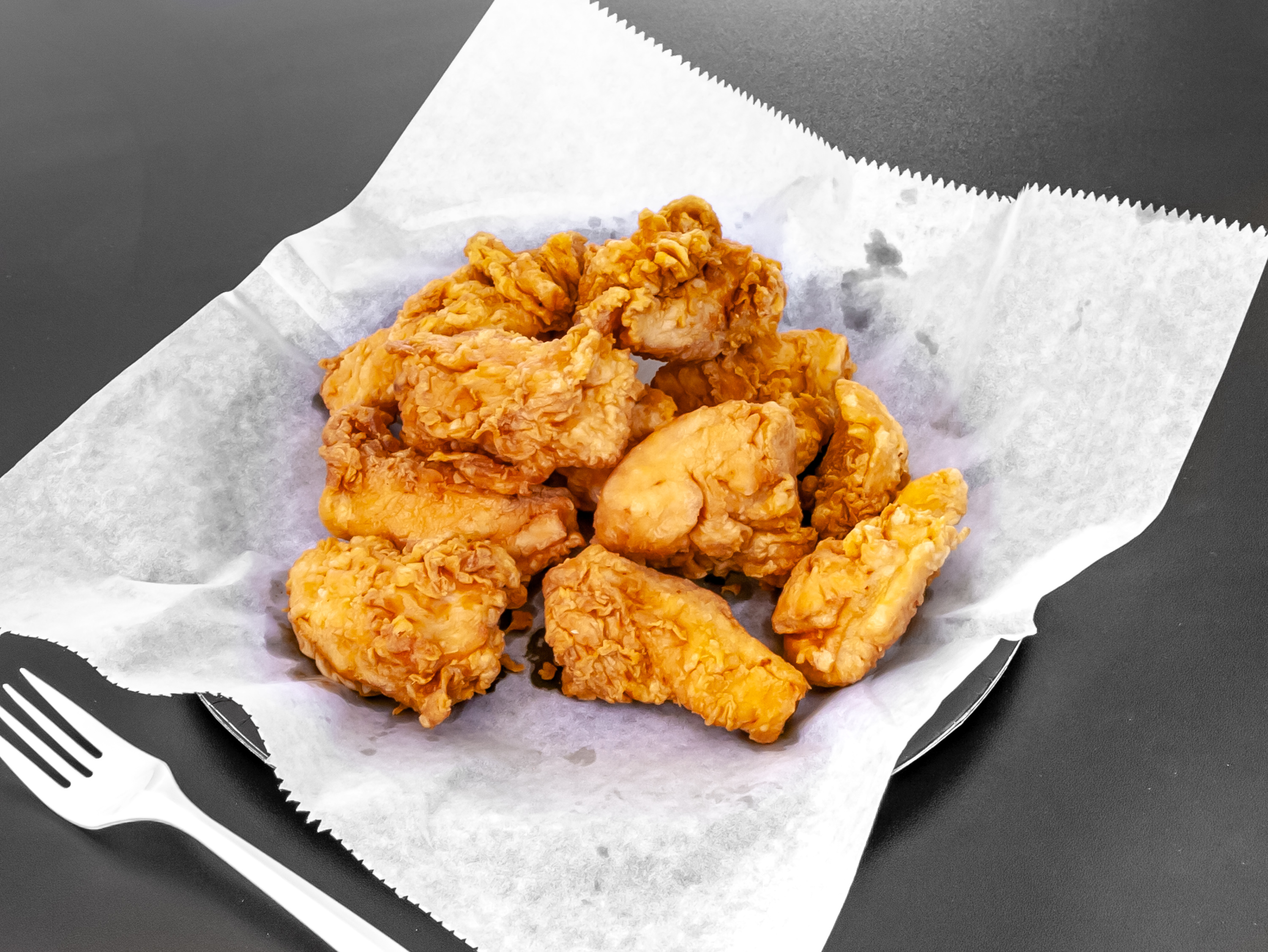 Order 5 Boneless Wings food online from Charleigh B Chicken & Fish store, Kansas City on bringmethat.com