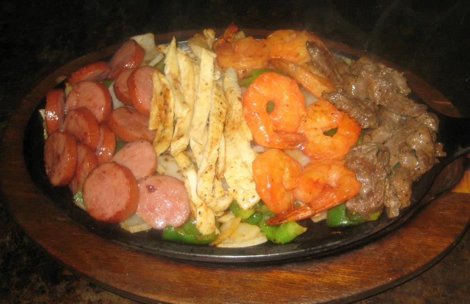 Order 40. Campechana Grill food online from Valle's Mexican Restaurant & Bar store, Waco on bringmethat.com
