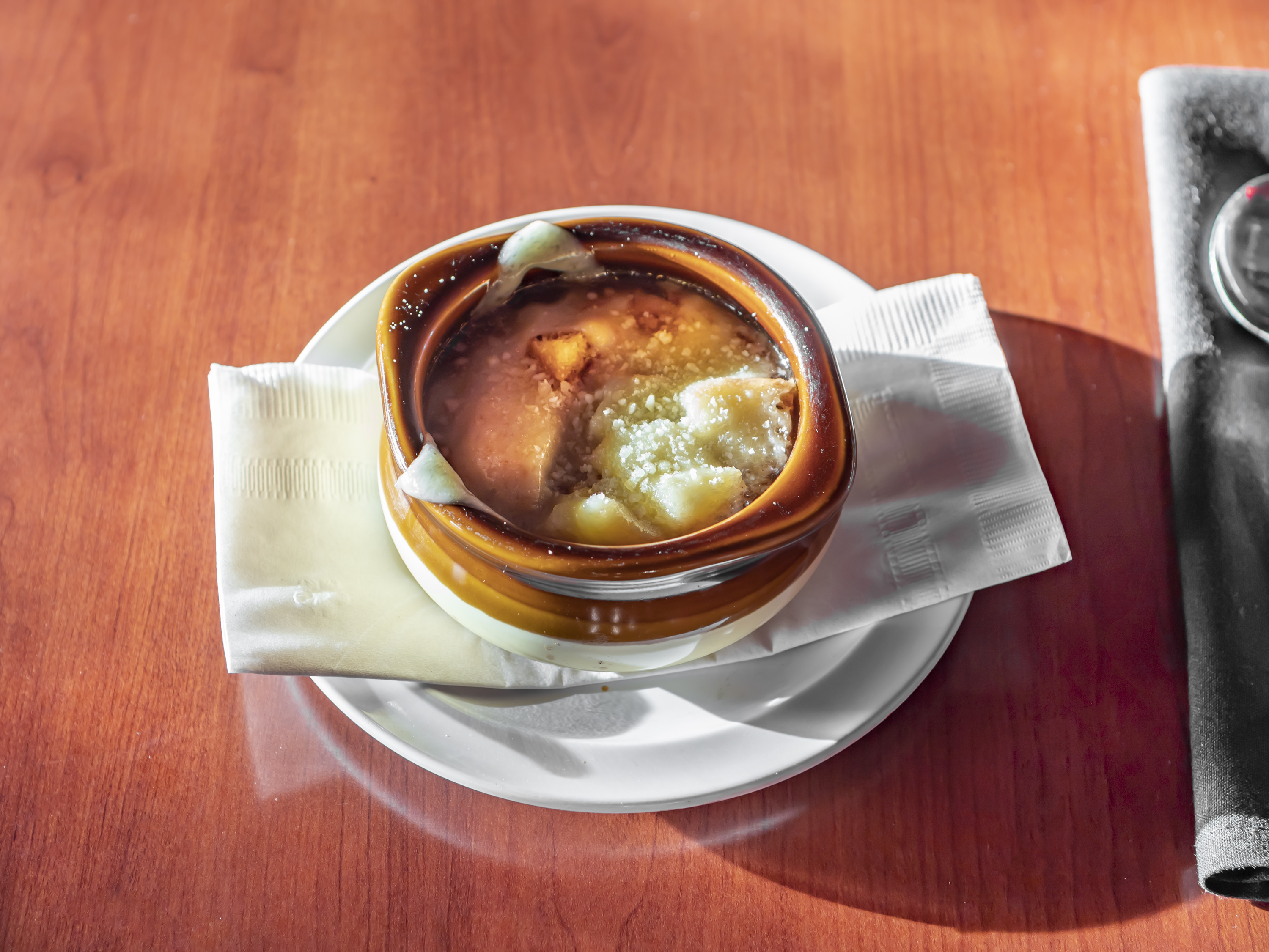 Order French Onion Soup food online from Firehouse Bar & Grill store, St. Louis on bringmethat.com