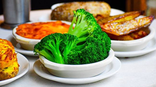 Order Broccoli food online from Carson store, Milwaukee on bringmethat.com