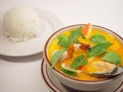 Order Spicy Seafood Curry food online from Siam Pasta store, Evanston on bringmethat.com