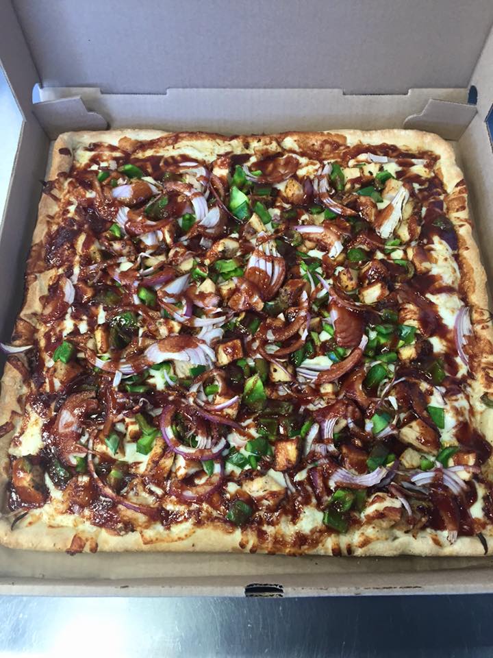 Order BBQ Chicken Pizza food online from Big Z Pizza store, Newark on bringmethat.com