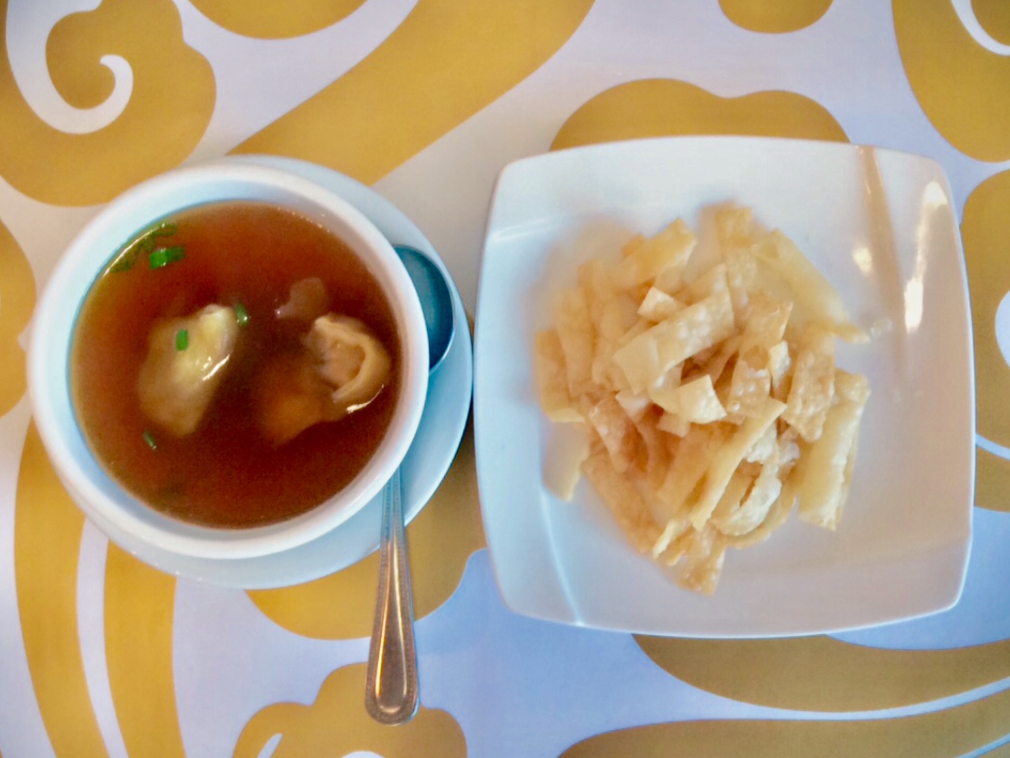 Order Wonton Soup food online from Hunan Cafe store, Richmond on bringmethat.com