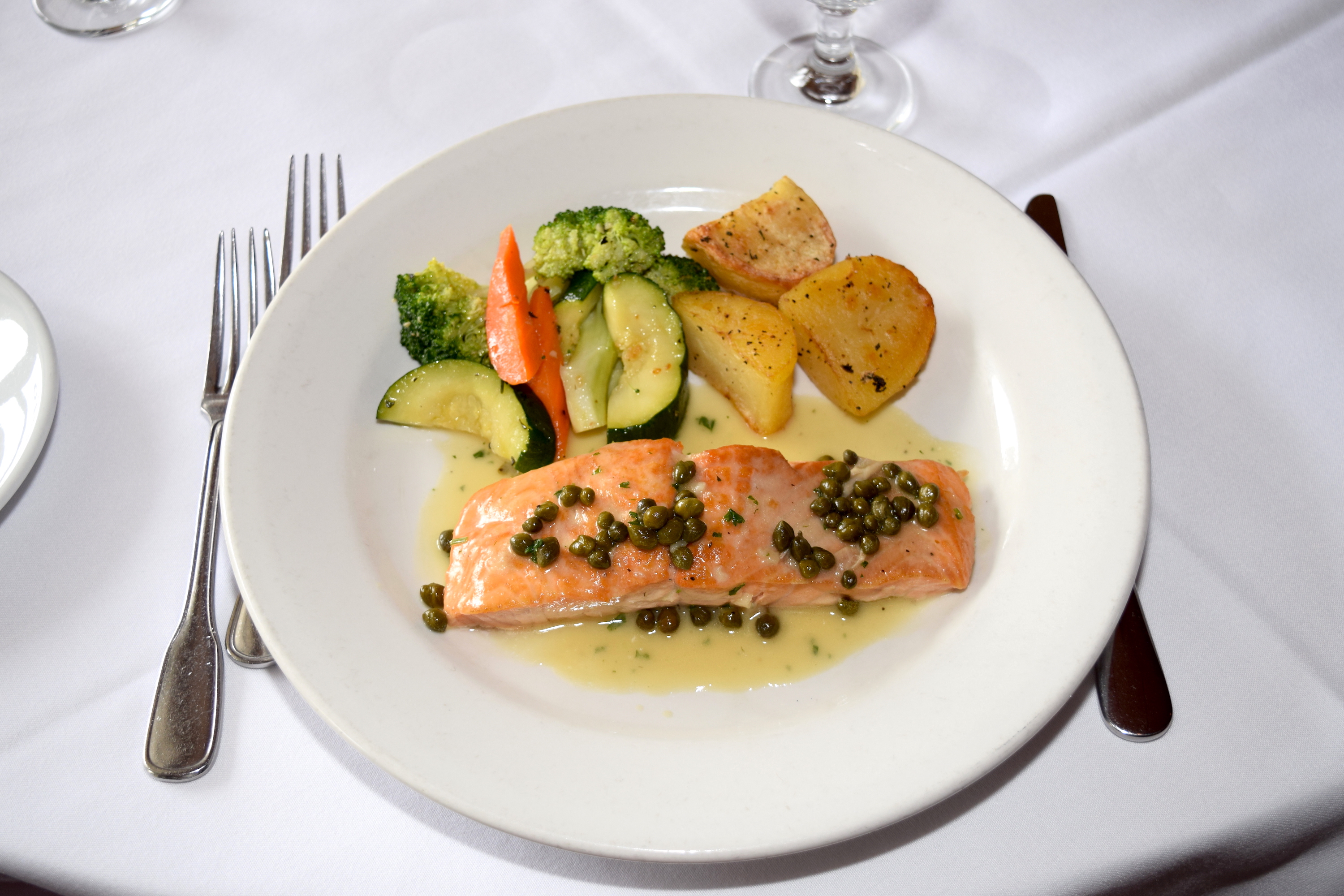 Order Salmone In Padella food online from Modo Mio store, Pacific Palisades on bringmethat.com