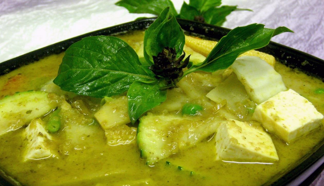 Order Green Curry food online from Yummy Thai store, Buffalo on bringmethat.com