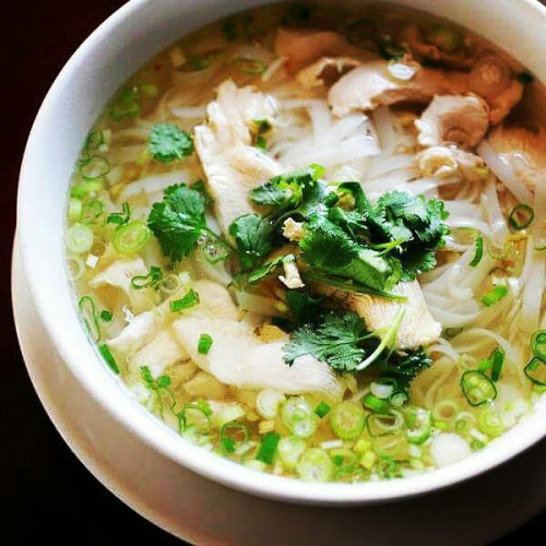 Order 31. Chicken Noodle Soup food online from Aura Thai - Long Beach store, Long Beach on bringmethat.com