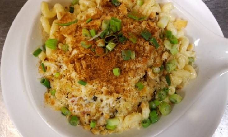 Order Crab Cake Mac & Cheese food online from The Metropolitan store, North Wales on bringmethat.com