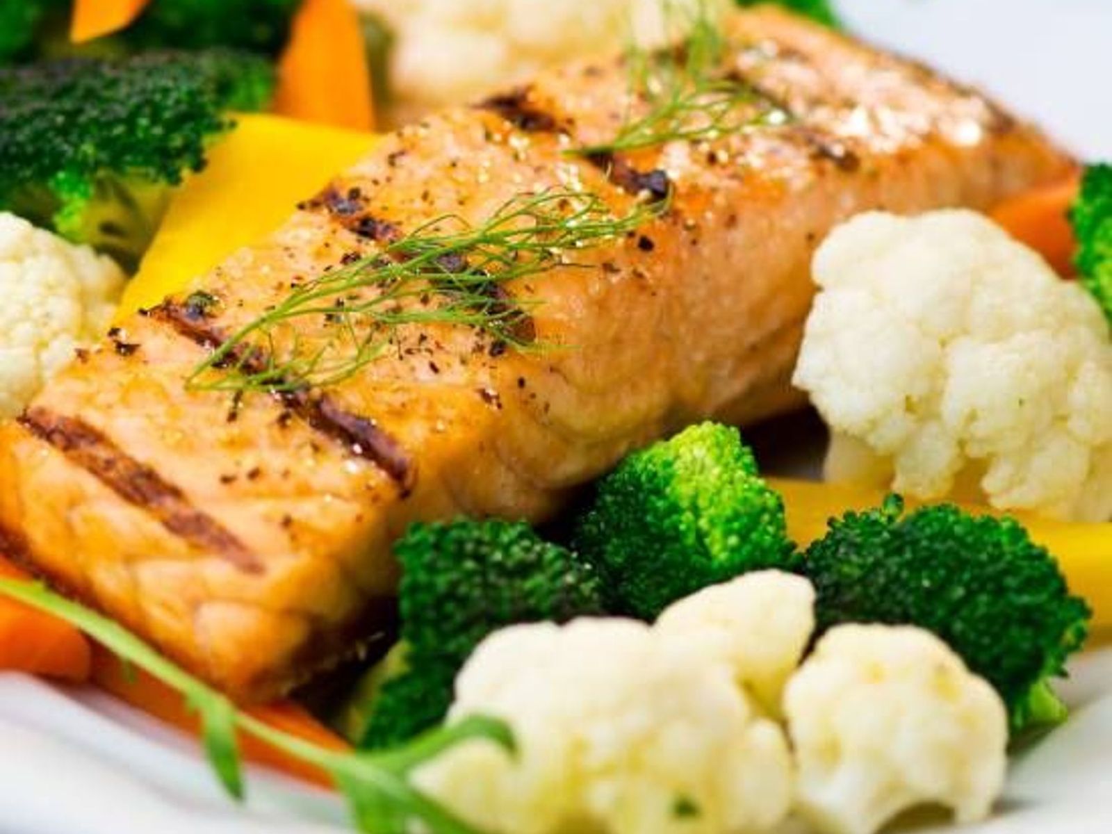 Order Fresh Grilled Atlantic Salmon food online from Sizzler store, Meridian on bringmethat.com