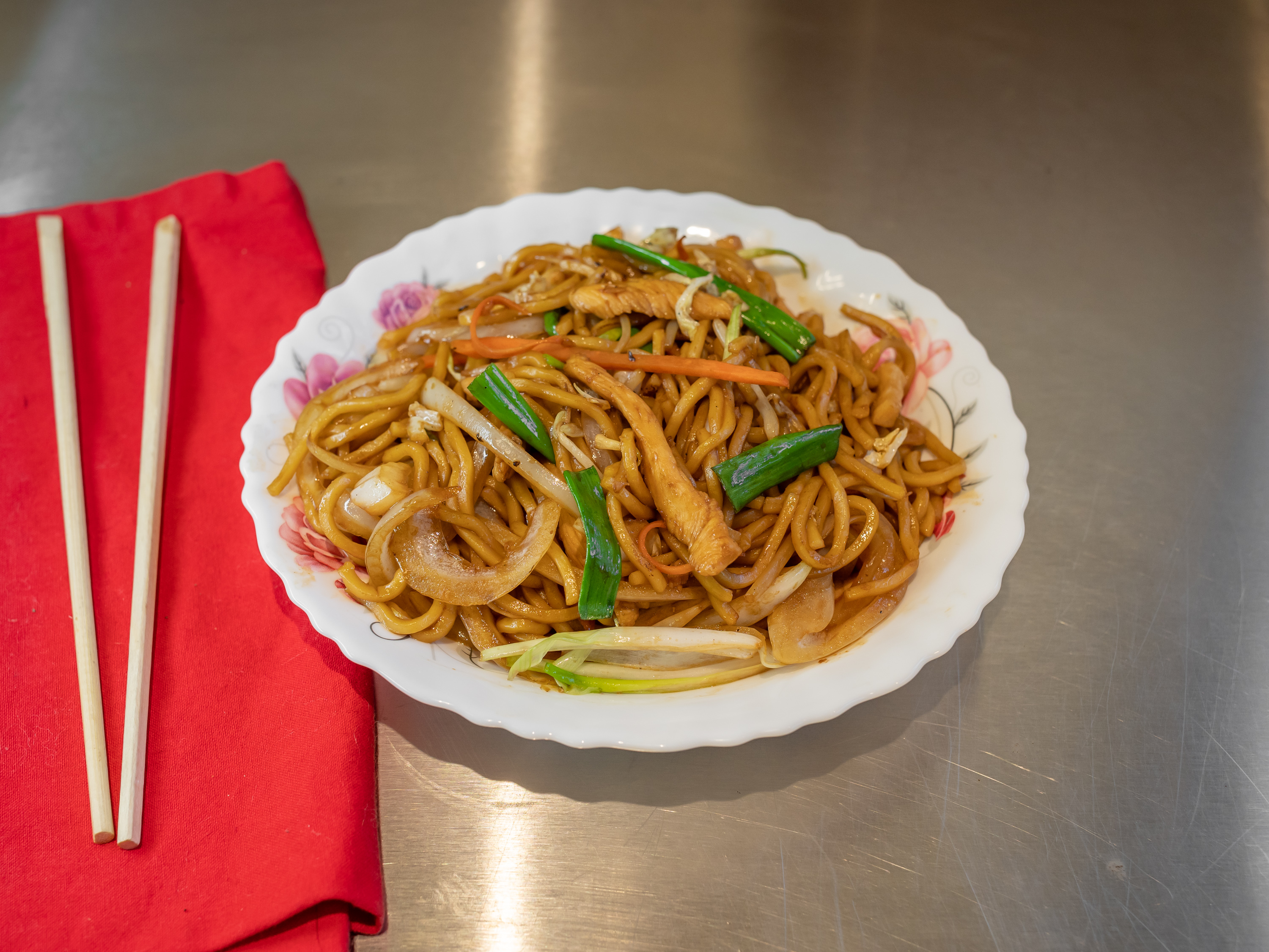 Order Chicken Lo Mein Combo  food online from Halal China Kitchen Plus store, Jamaica on bringmethat.com
