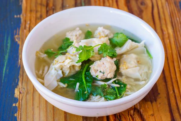 Order Won Ton Soup food online from Thaitanic Streetfood store, Sausalito on bringmethat.com