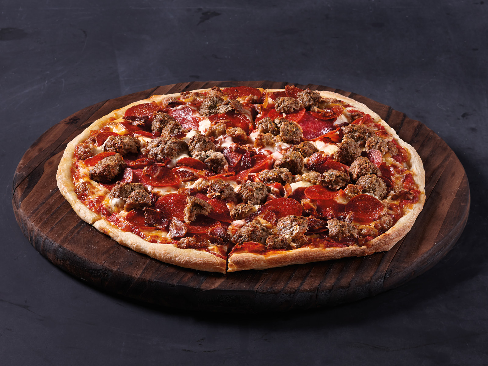Order Meat Frenzie Pizza food online from Hy-Vee Mealtime store, Prairie Village on bringmethat.com
