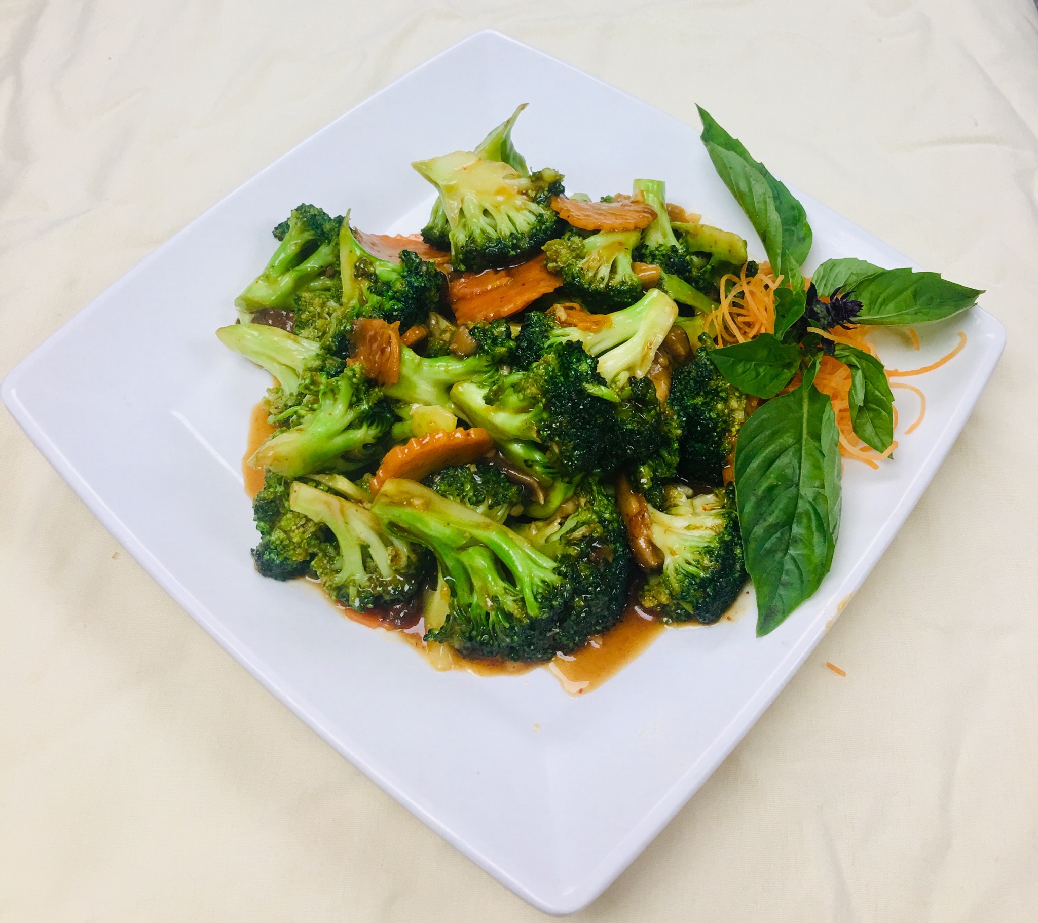 Order Broccoli with Thai Basil food online from 22 Thai Cuisine store, New York on bringmethat.com