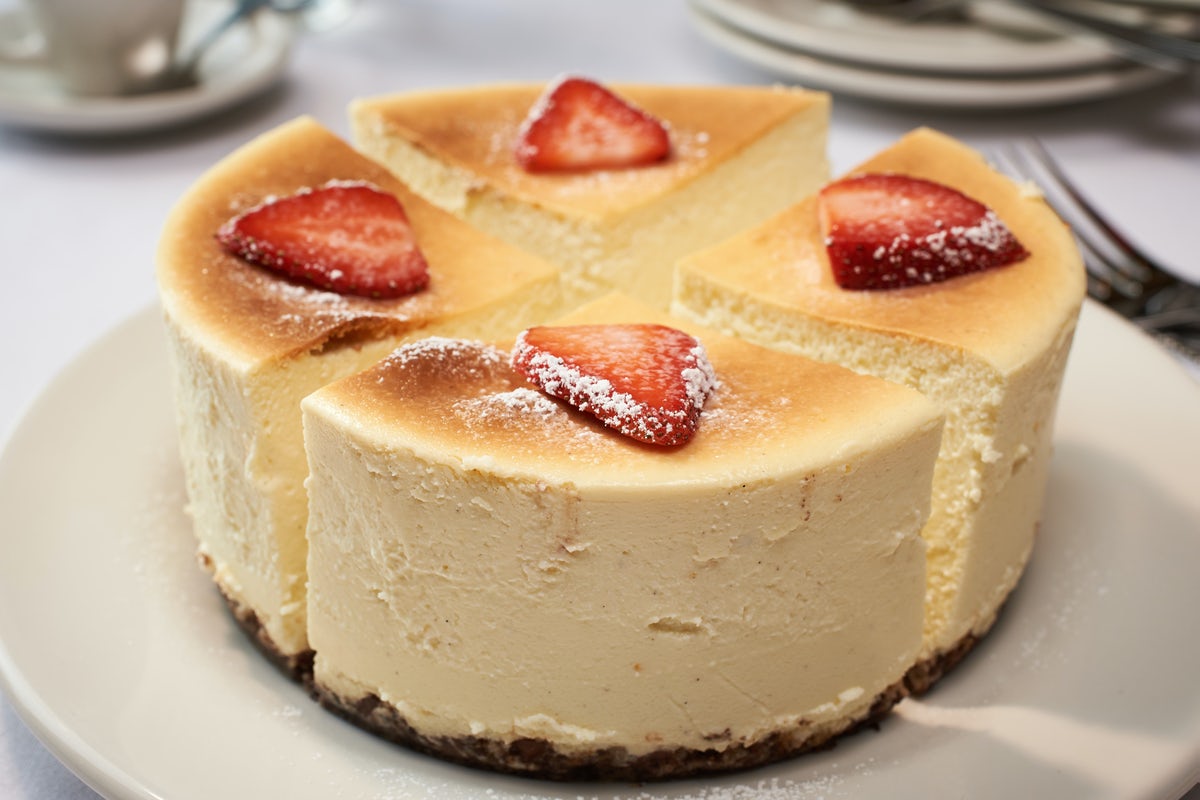 Order Italian Cheesecake (For 4) food online from Carmine's store, Atlantic City on bringmethat.com